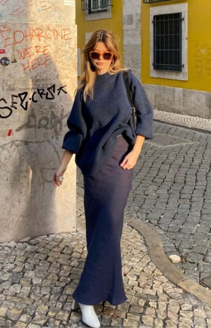 VRG GRL | Italian Streets Navy Linen Bias Cut Maxi Skirt 4